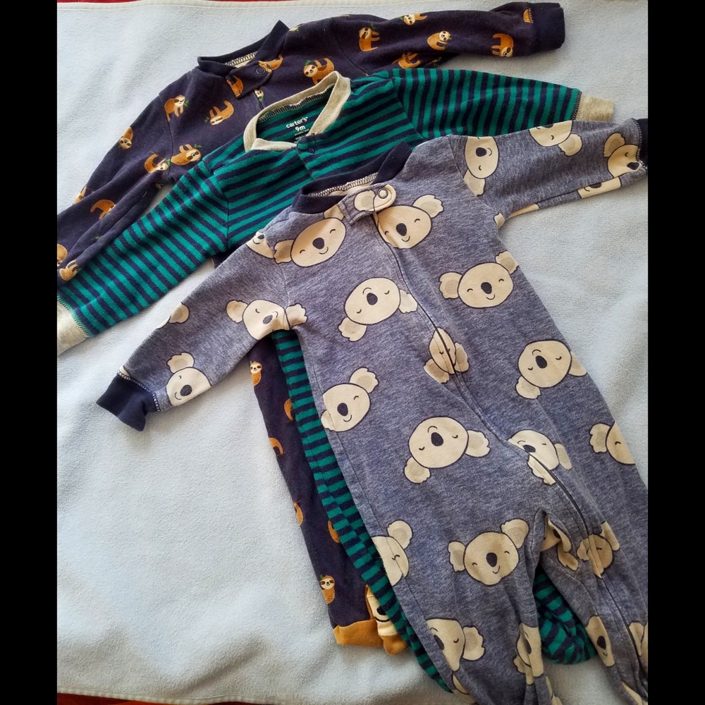 Lot of 3 baby boy sleepers size 9mo by carters
